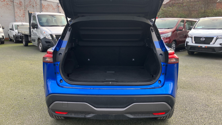 Nissan Qashqai 1.3 DiG-T MH N-Connecta 5dr Petrol Hatchback